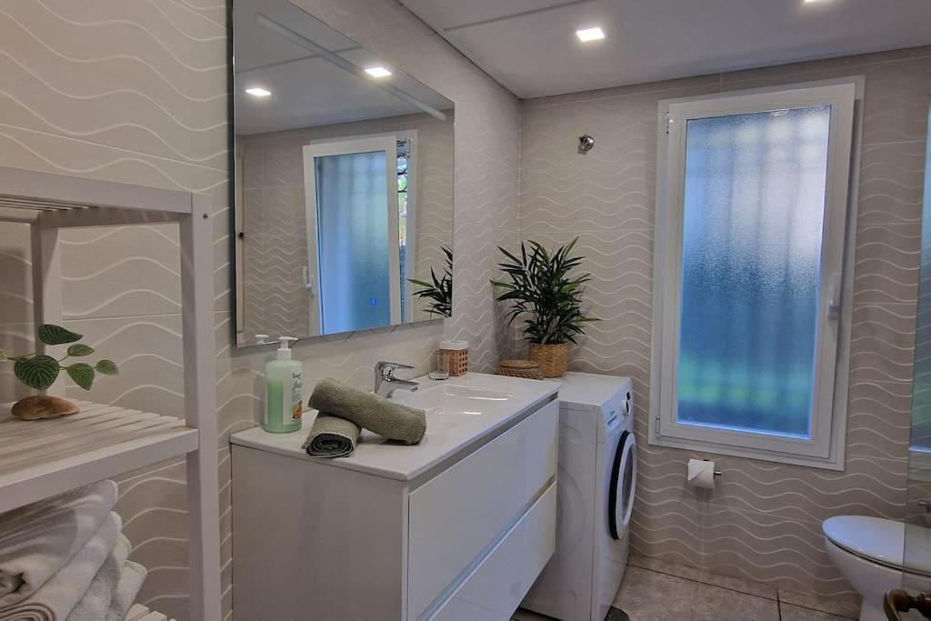 Luxe Studio Met Ruim Terras, Vlak Aan Zee! Ситио-де-Калаонда Экстерьер фото